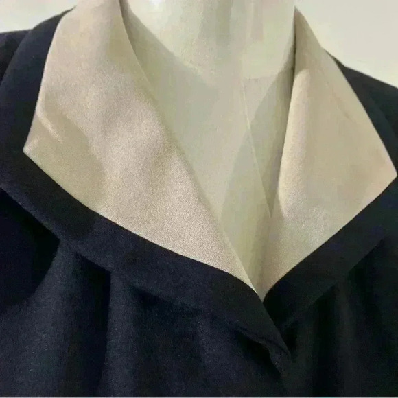 Women’s Vintage Atrium Navy Blazer Gold Buttoms Tan Collar Size 6 - Picture 6 of 9